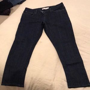 Levi’s cropped Boyfriend Skinny Jean